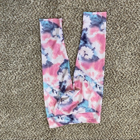Onzie Tie-Dye Leggings - Picture 4 of 4